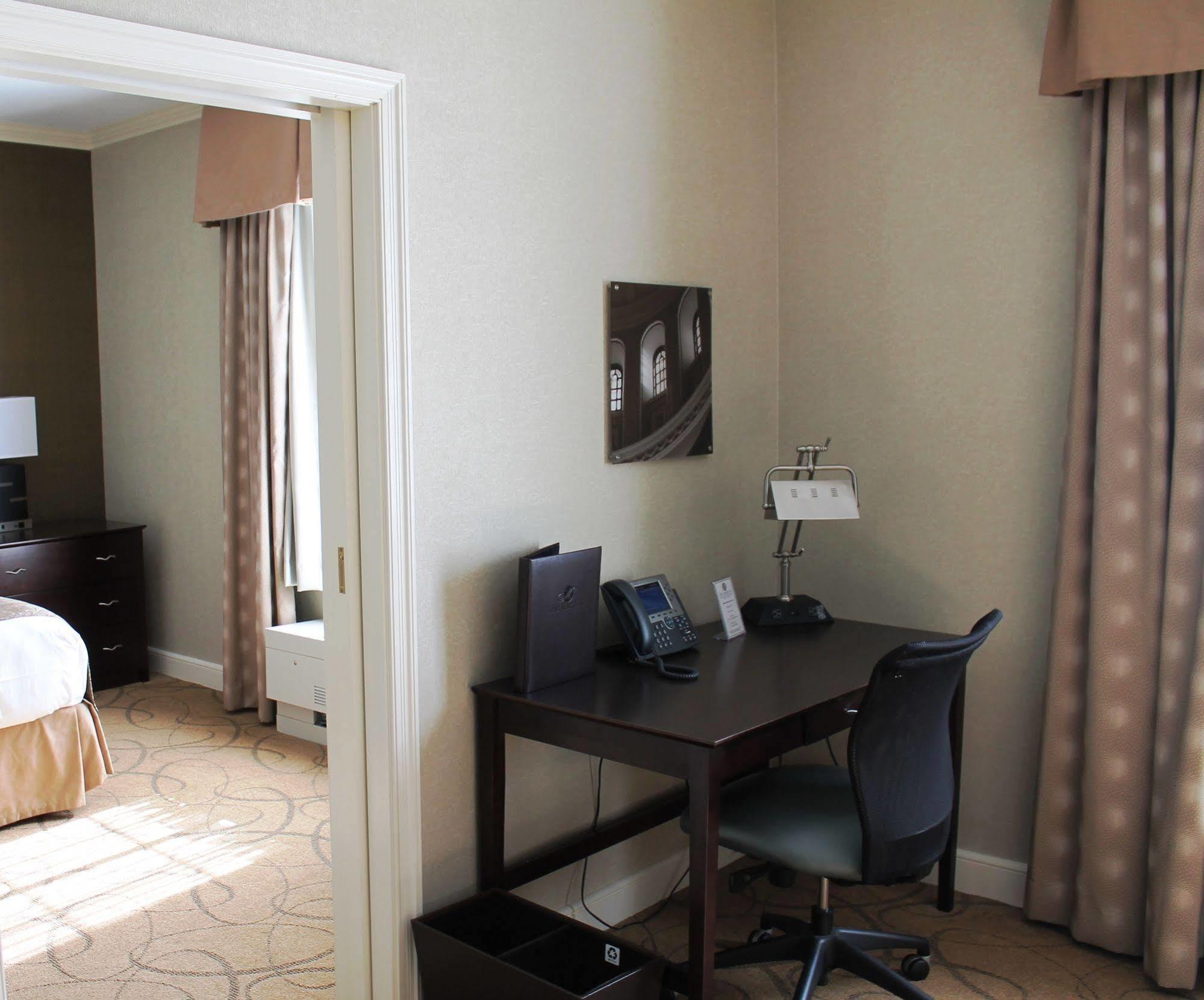 The Marcum Hotel & Conference Center Оксфорд Екстер'єр фото